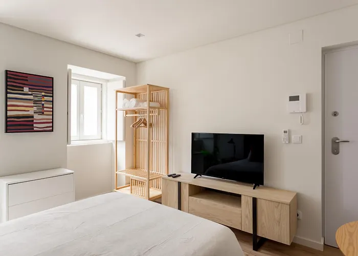 The Retreat, Cozy With Terrace Apartment Lissabon